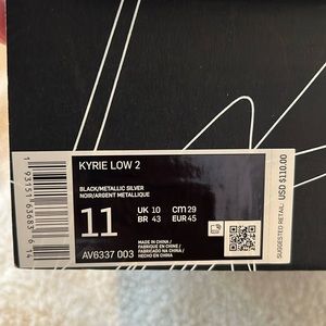 Nike basketball shoes Kyrie Low size 11